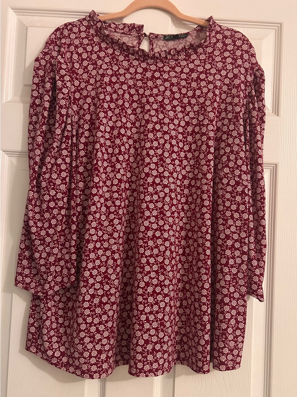 Adrianna Papell Wine Floral Ruffled-Neck Long Sleeve Tunic